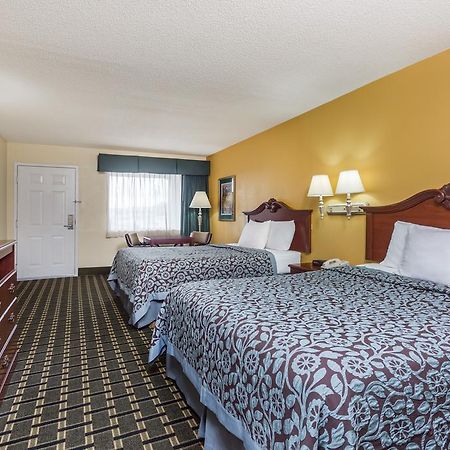 Days Inn & Suites By Wyndham Warner Robins Near Robins Afb Zewnętrze zdjęcie