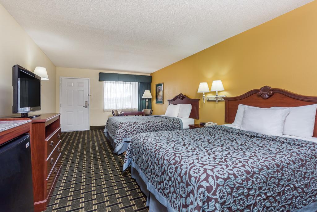 Days Inn & Suites By Wyndham Warner Robins Near Robins Afb Zewnętrze zdjęcie