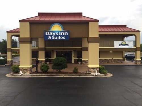 Days Inn & Suites By Wyndham Warner Robins Near Robins Afb Zewnętrze zdjęcie