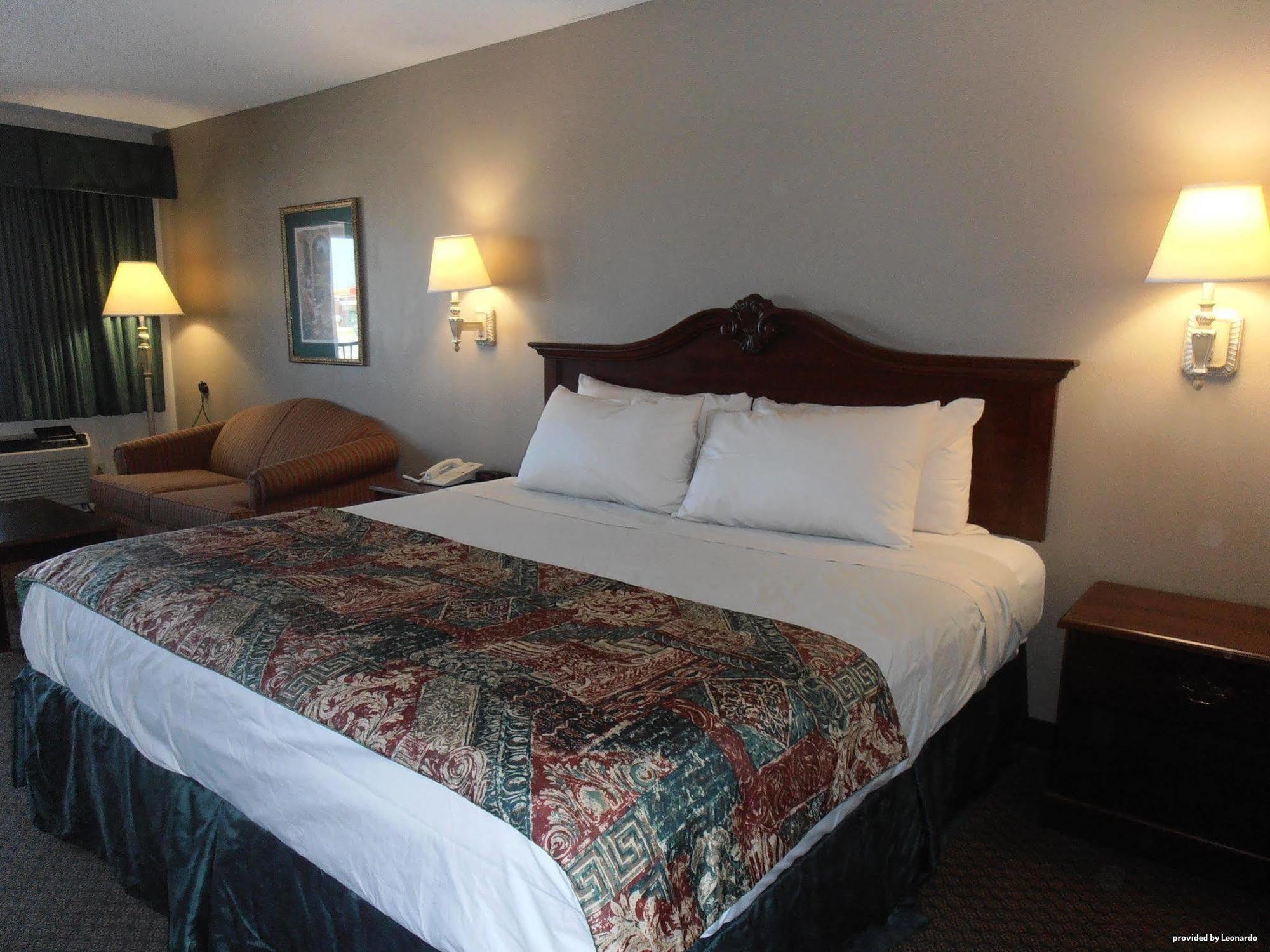 Days Inn & Suites By Wyndham Warner Robins Near Robins Afb Zewnętrze zdjęcie