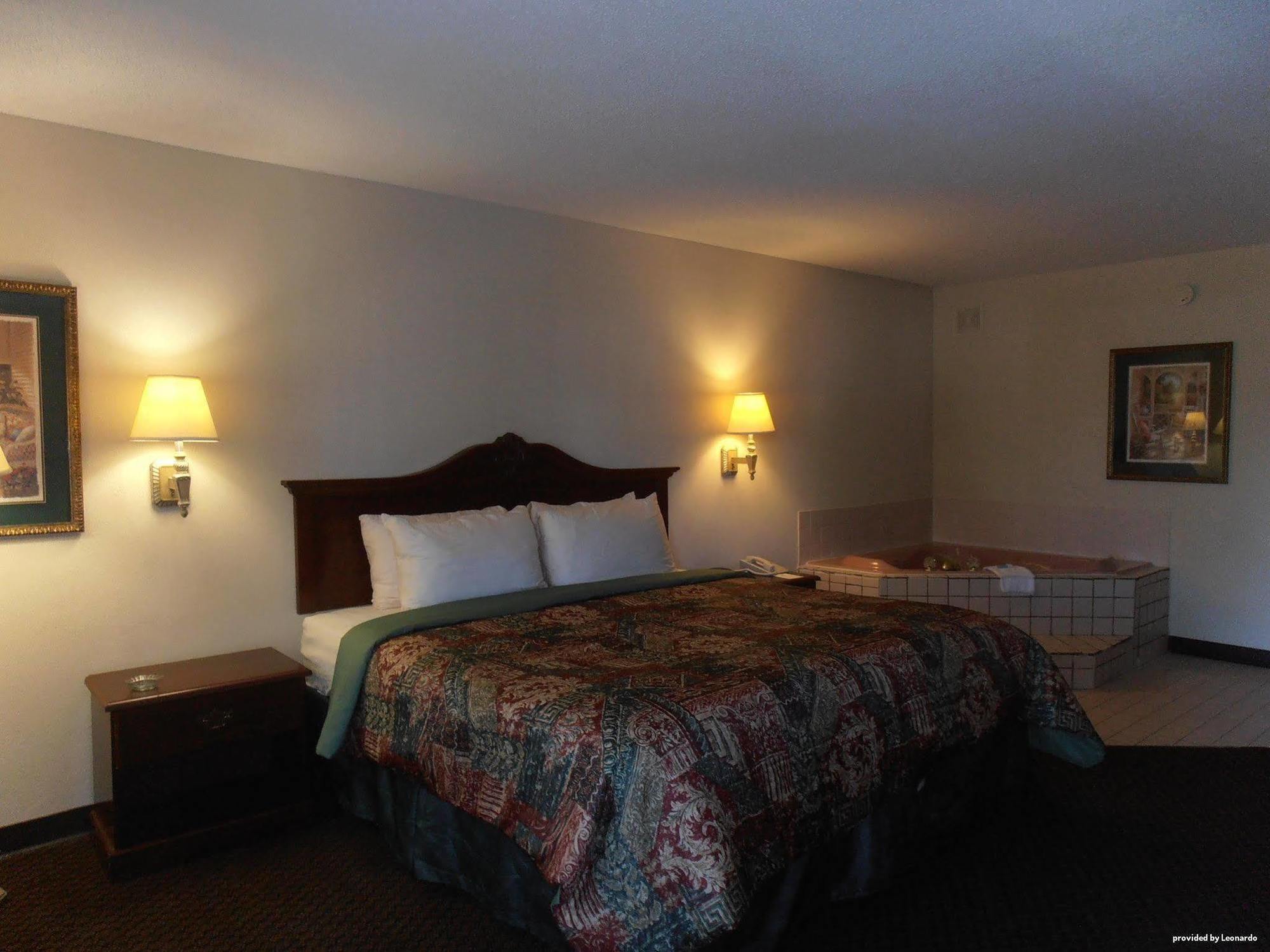 Days Inn & Suites By Wyndham Warner Robins Near Robins Afb Zewnętrze zdjęcie