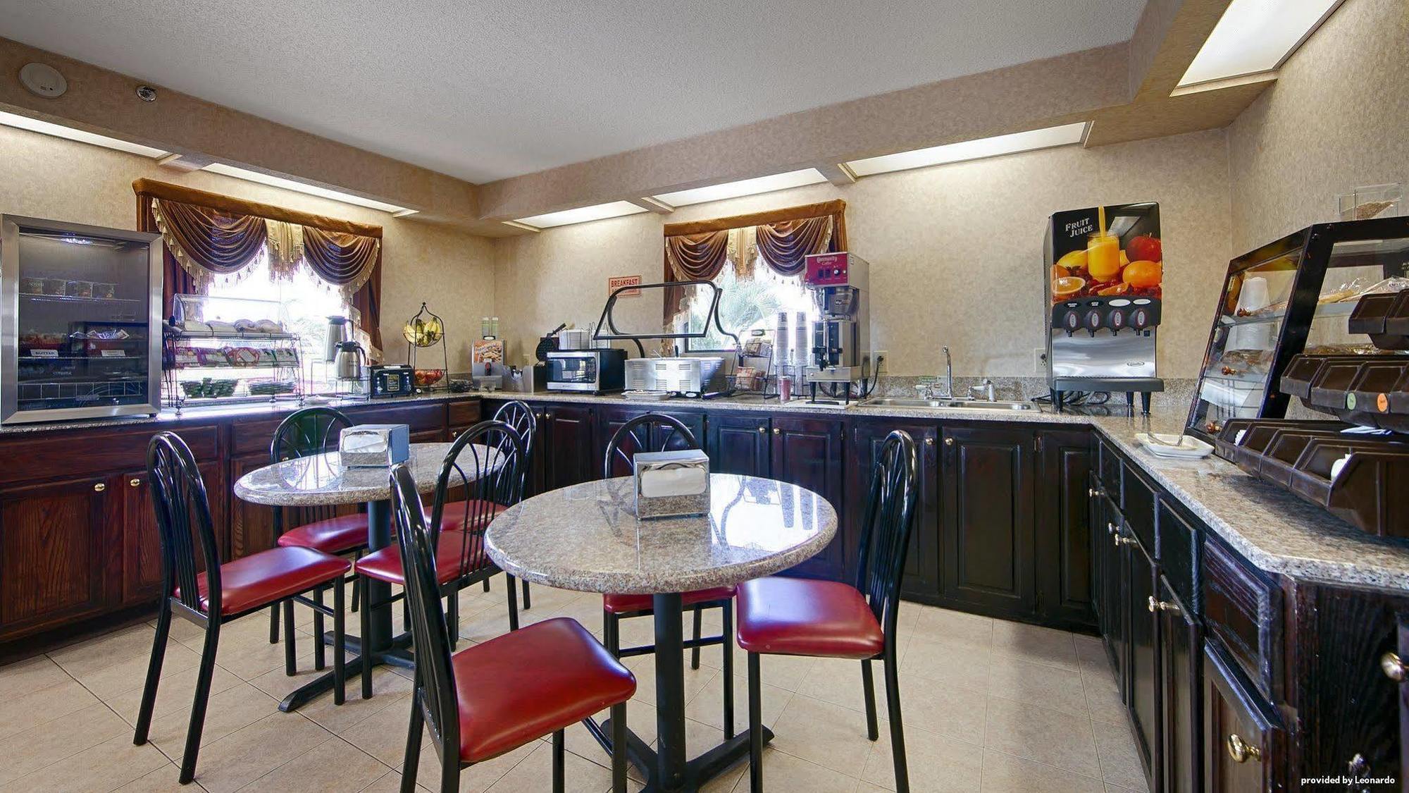 Days Inn & Suites By Wyndham Warner Robins Near Robins Afb Zewnętrze zdjęcie