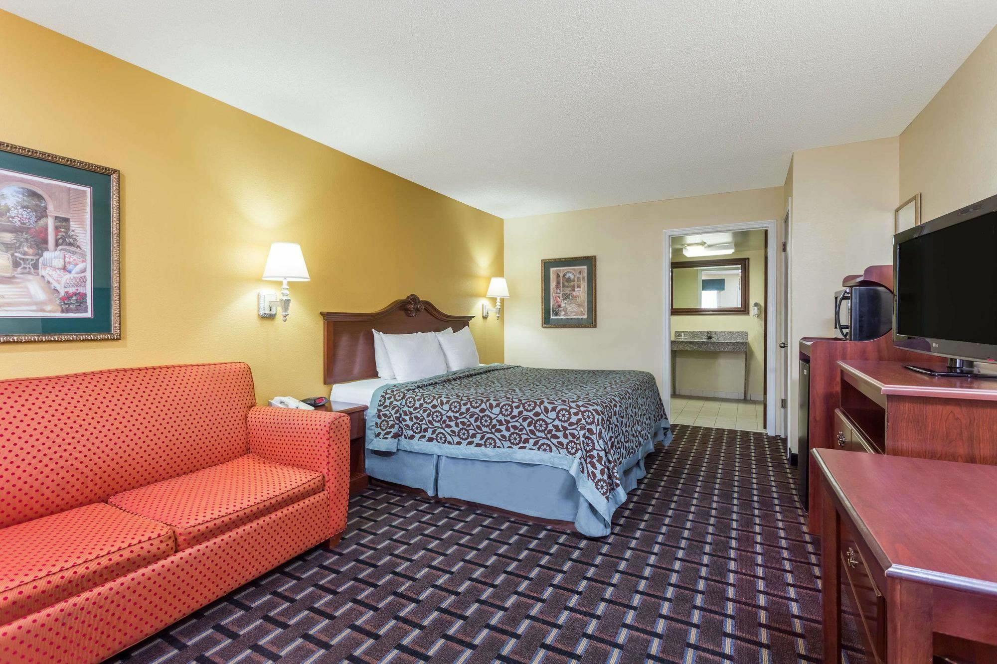 Days Inn & Suites By Wyndham Warner Robins Near Robins Afb Zewnętrze zdjęcie